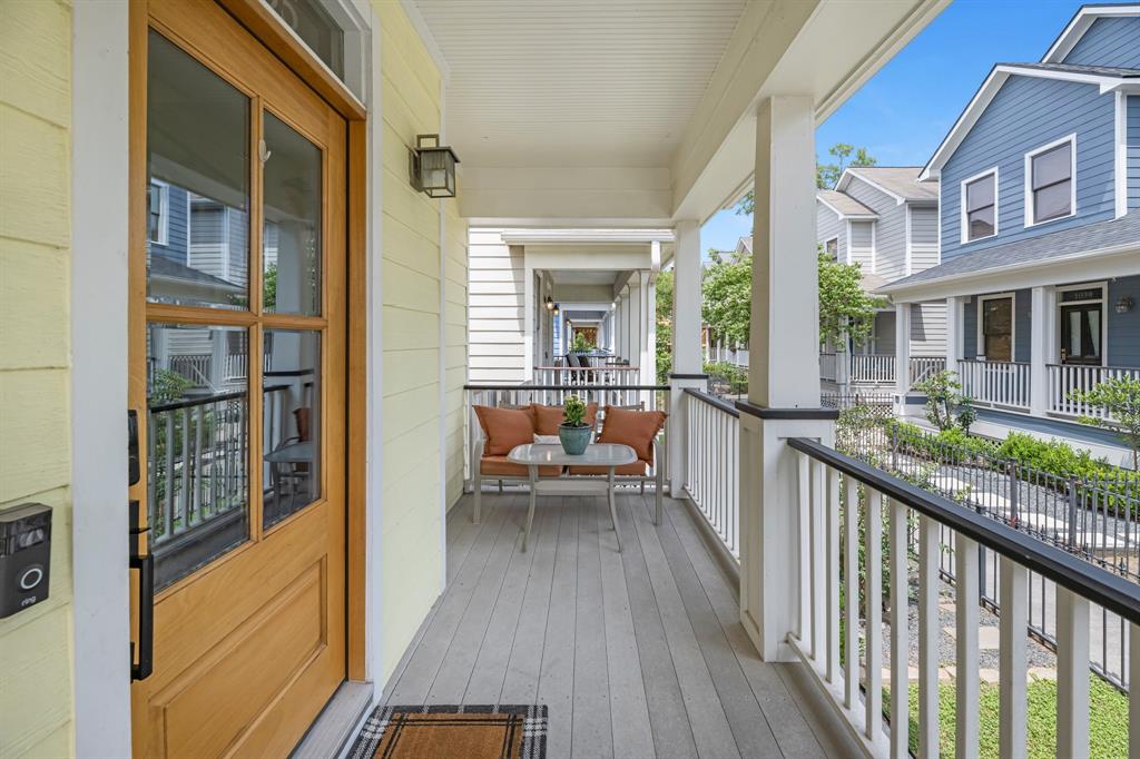 1055 W 16th Street
