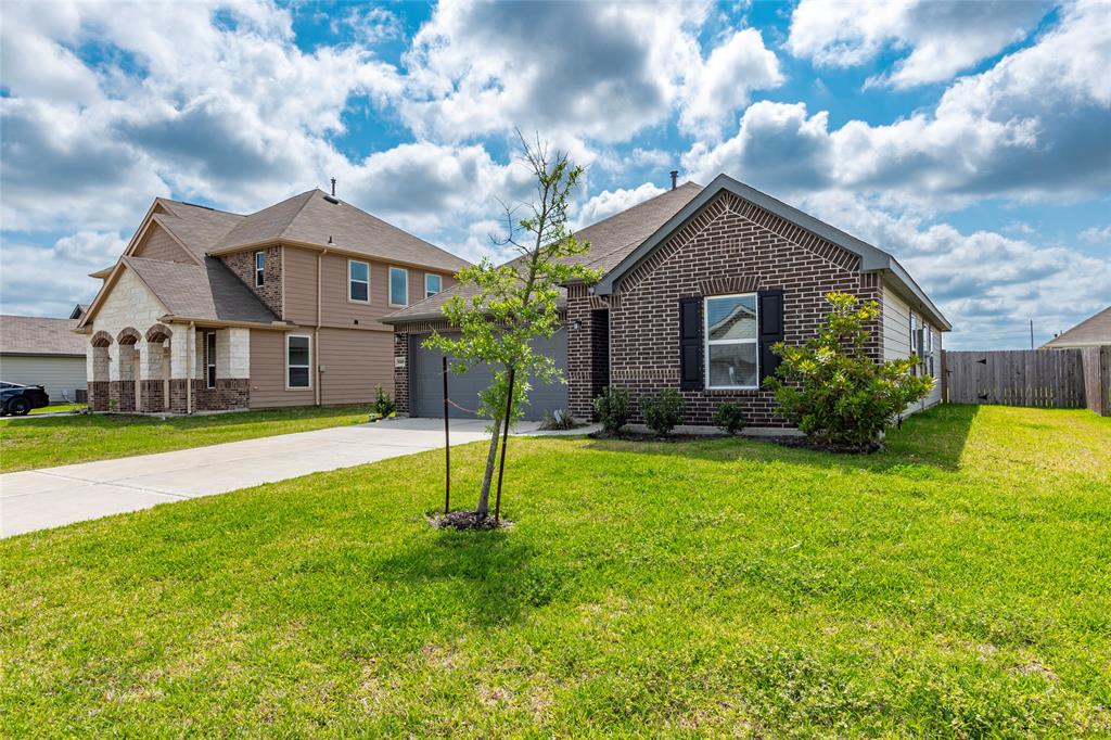 1321 Green Jay Lane, La Marque, Texas image 2