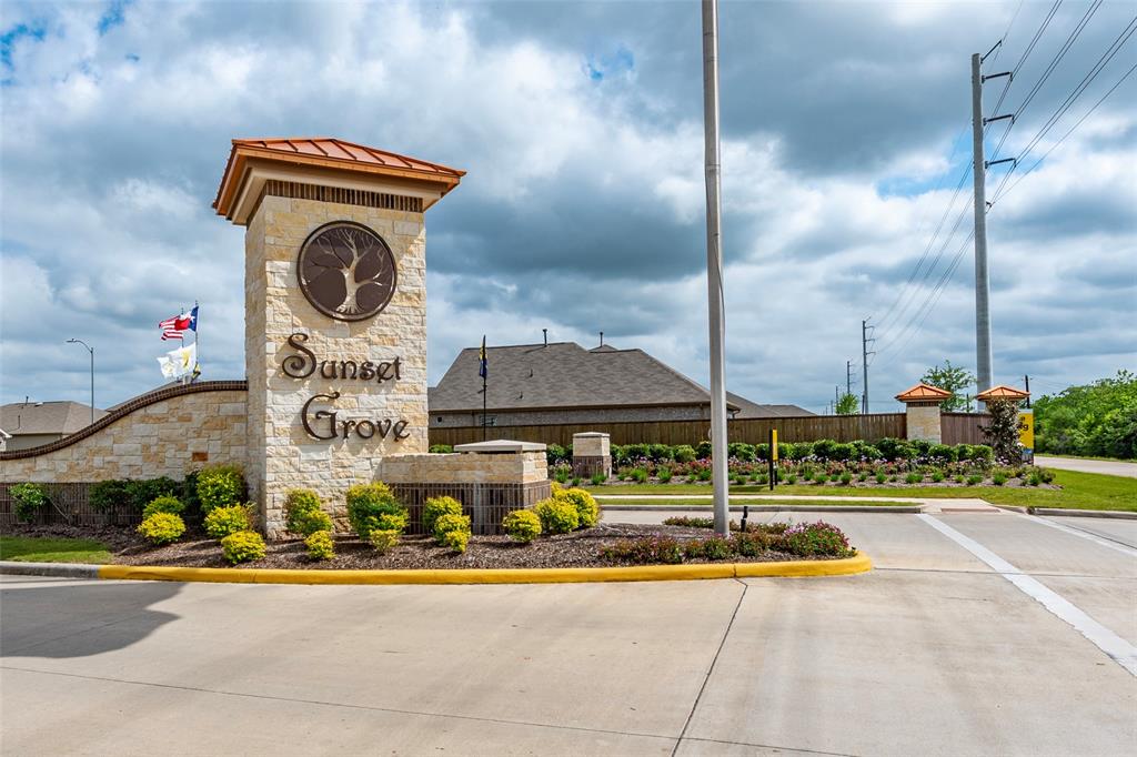 1321 Green Jay Lane, La Marque, Texas image 3