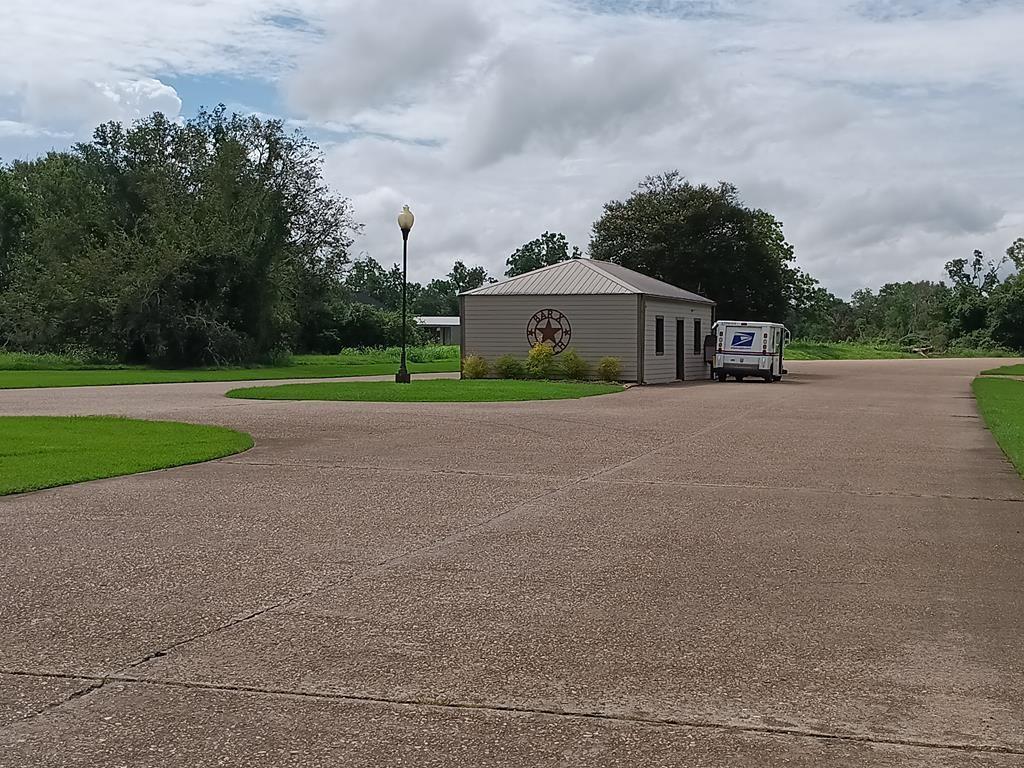 Pony Trail Trail, Angleton, Texas image 1