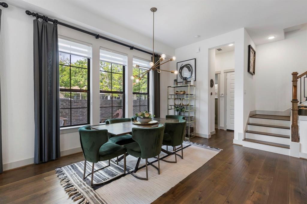 152 E Shell Port Square