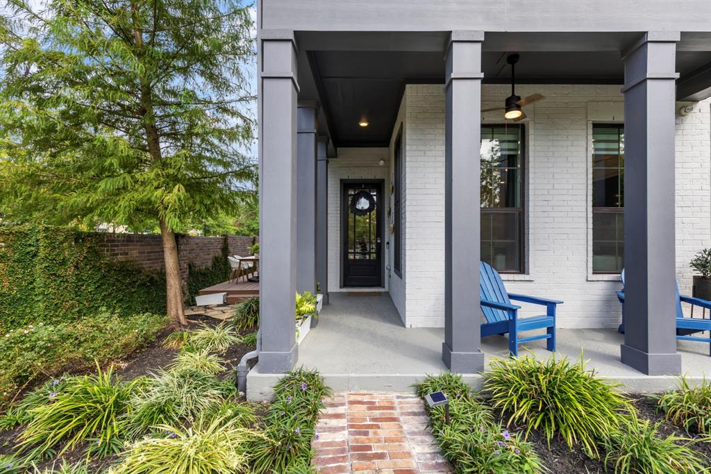 152 E Shell Port Square
