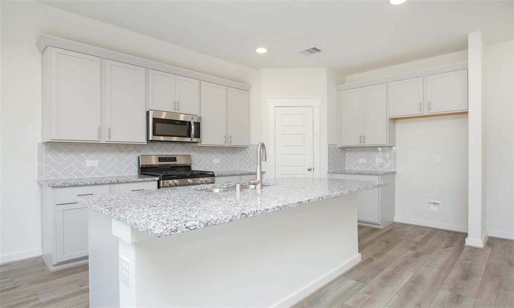 40788 Mostyn Lake Drive, Magnolia, Texas image 3