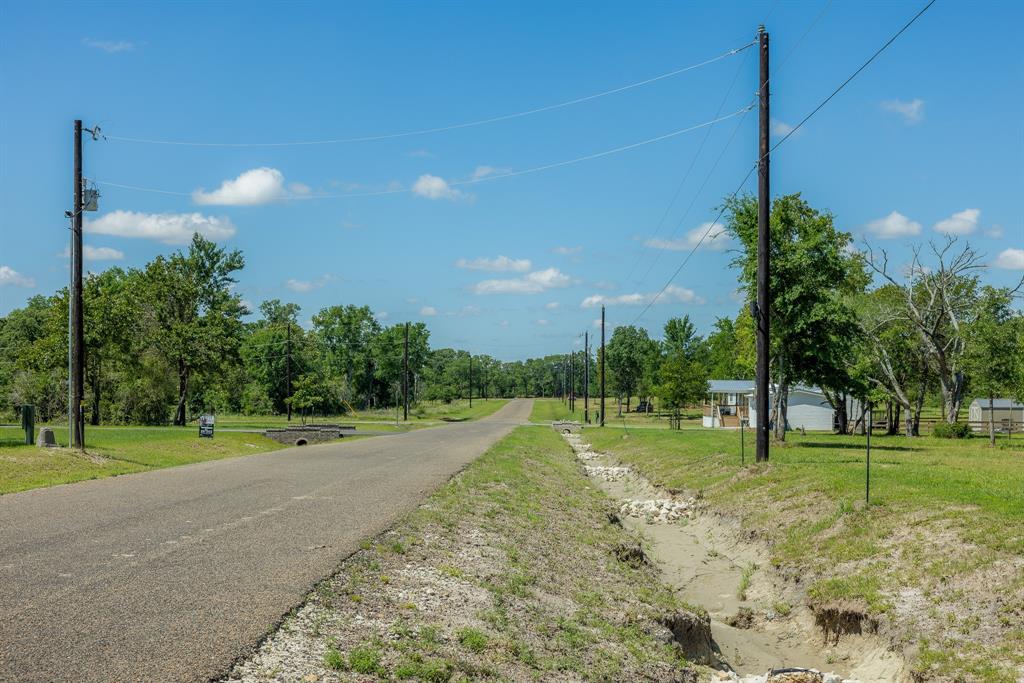 6731 Atakapan Trail, Bedias, Texas image 4