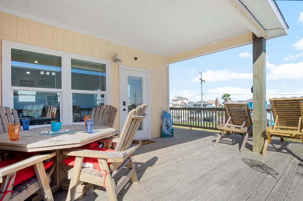 955 Bowers Lane, Crystal Beach, Texas image 4