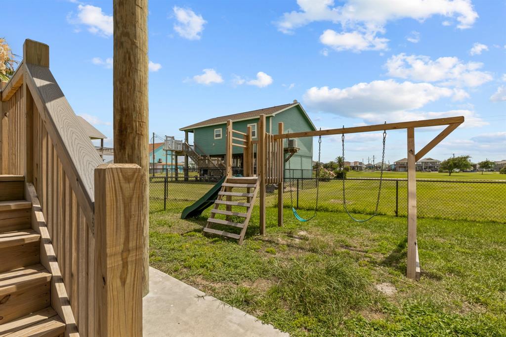 955 Bowers Lane, Crystal Beach, Texas image 3