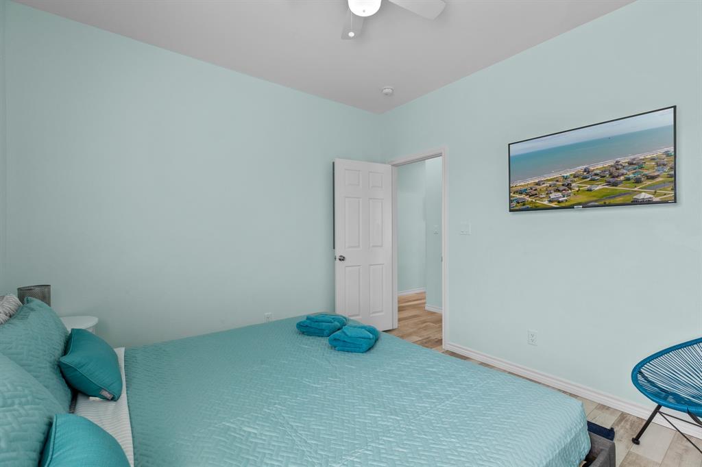 955 Bowers Lane, Crystal Beach, Texas image 17