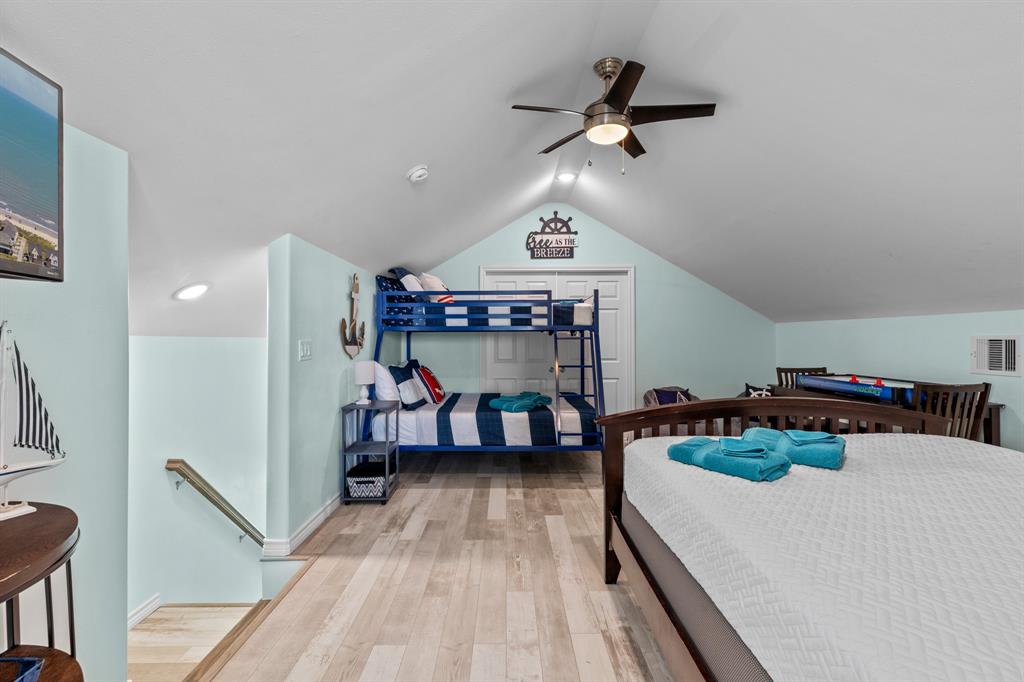 955 Bowers Lane, Crystal Beach, Texas image 26