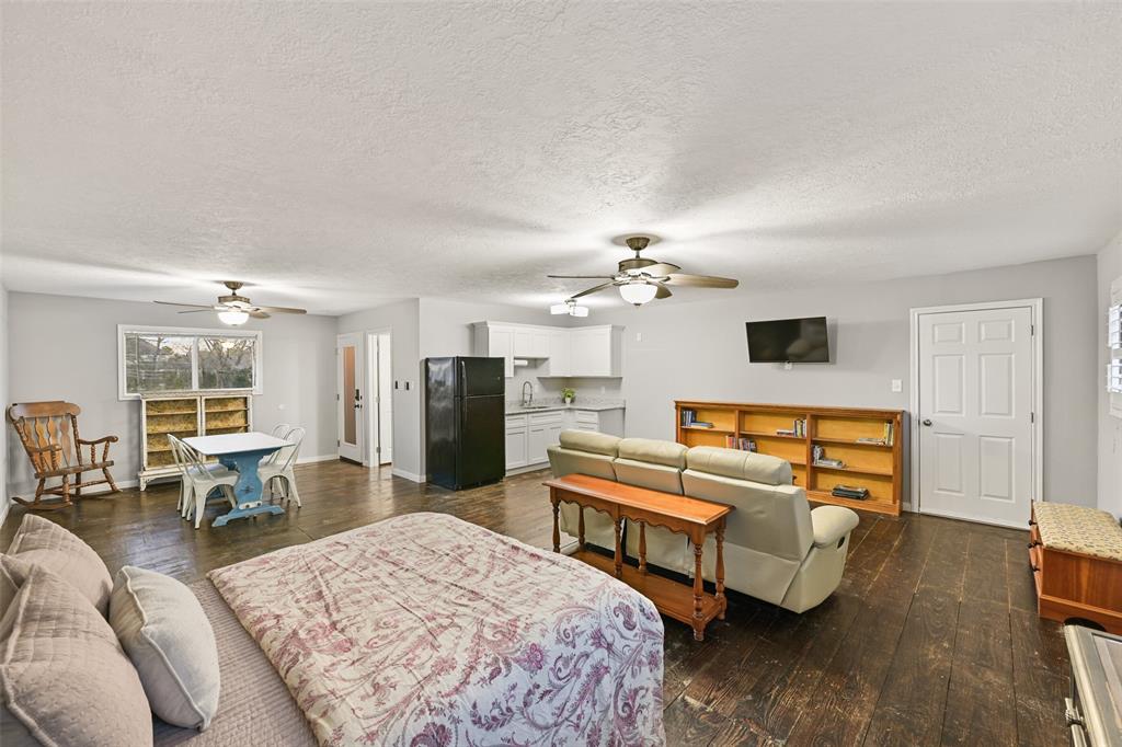 11 Windcreek Street, Friendswood, Texas image 43