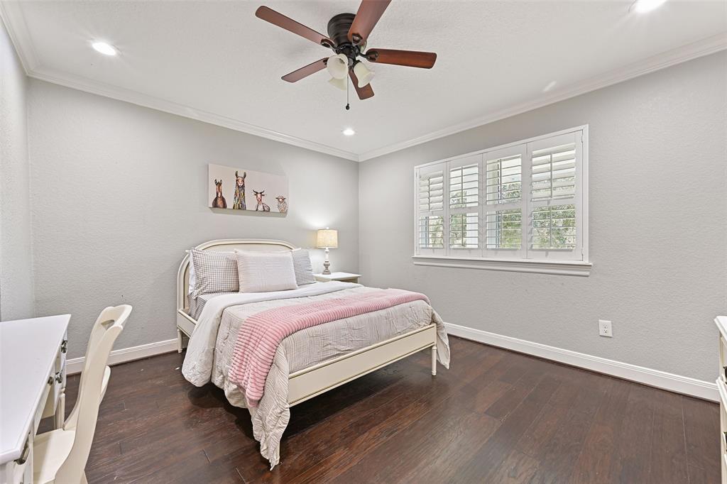 11 Windcreek Street, Friendswood, Texas image 32