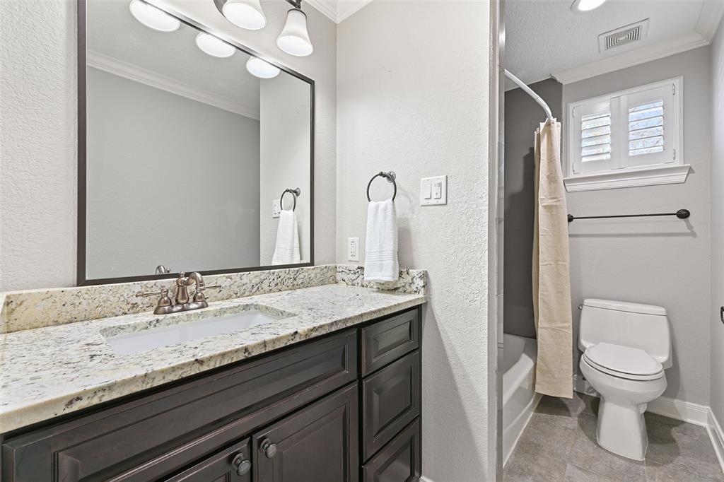 11 Windcreek Street, Friendswood, Texas image 33