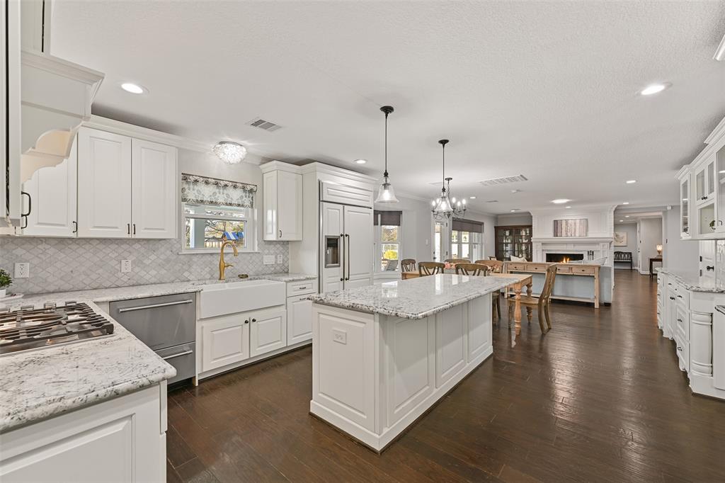 11 Windcreek Street, Friendswood, Texas image 13