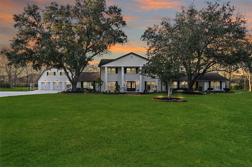 11 Windcreek Street, Friendswood, Texas image 4