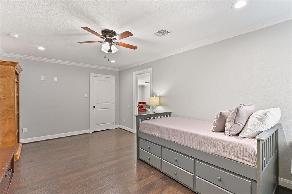 11 Windcreek Street, Friendswood, Texas image 34