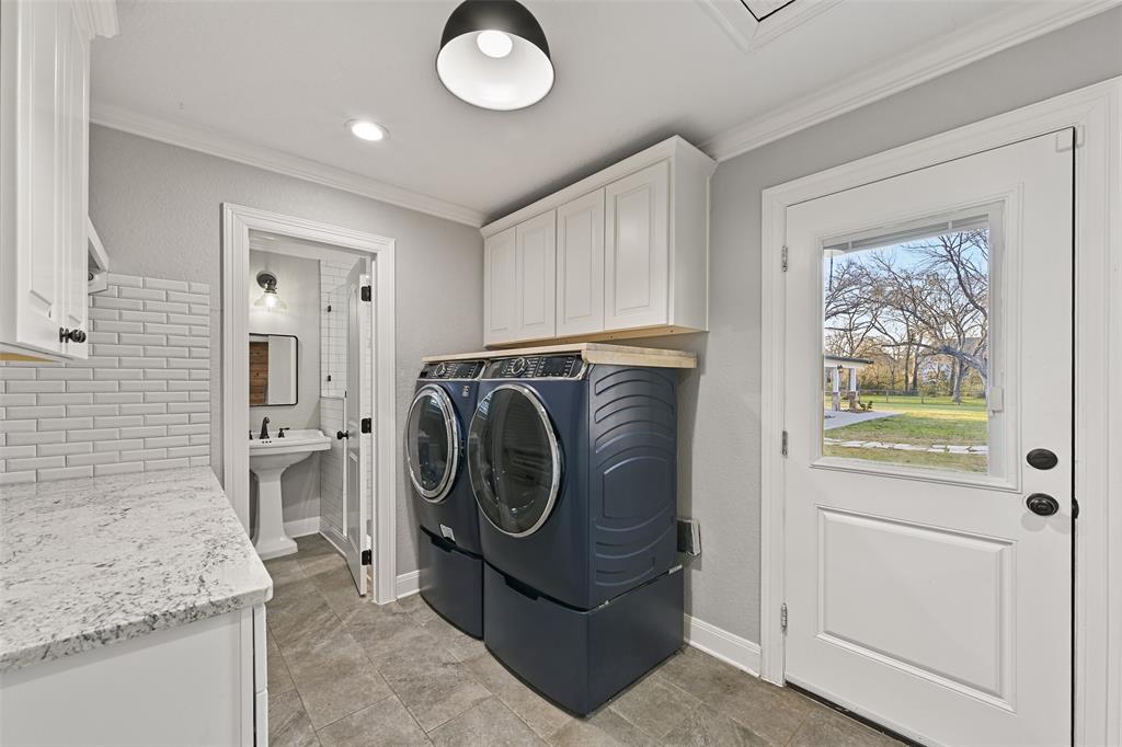 11 Windcreek Street, Friendswood, Texas image 18