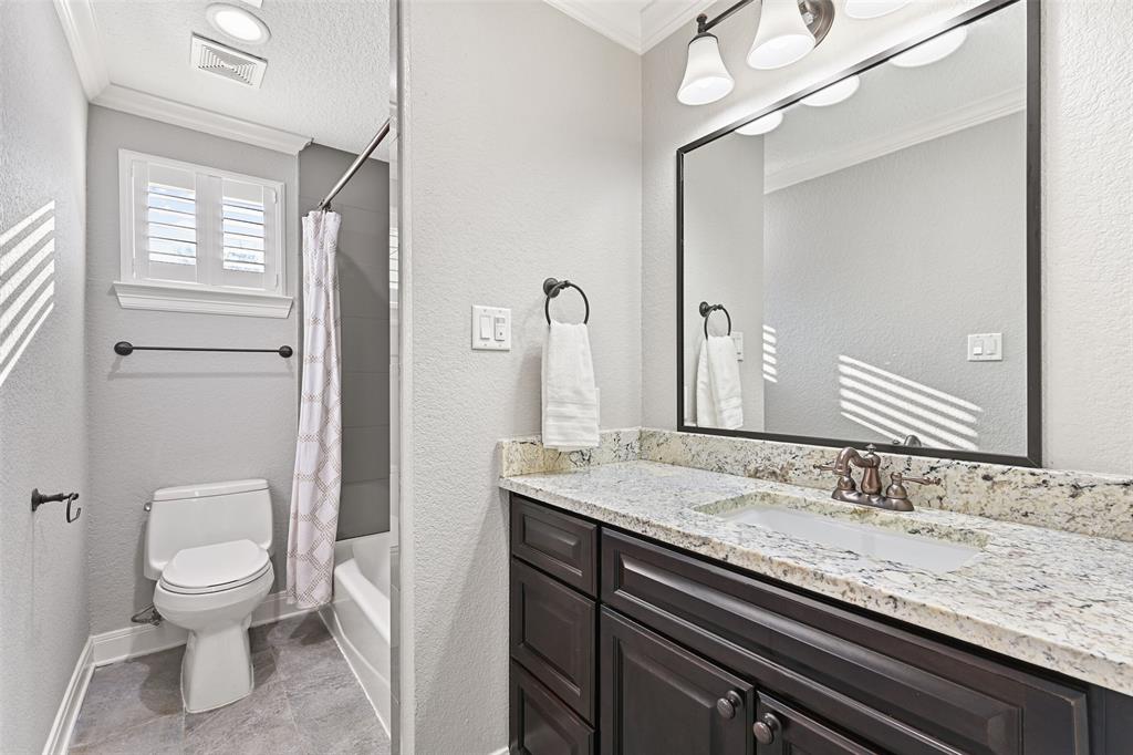 11 Windcreek Street, Friendswood, Texas image 37