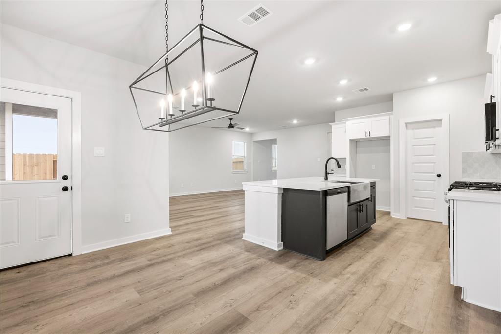 6419 Pomona Court, Rosharon, Texas image 9