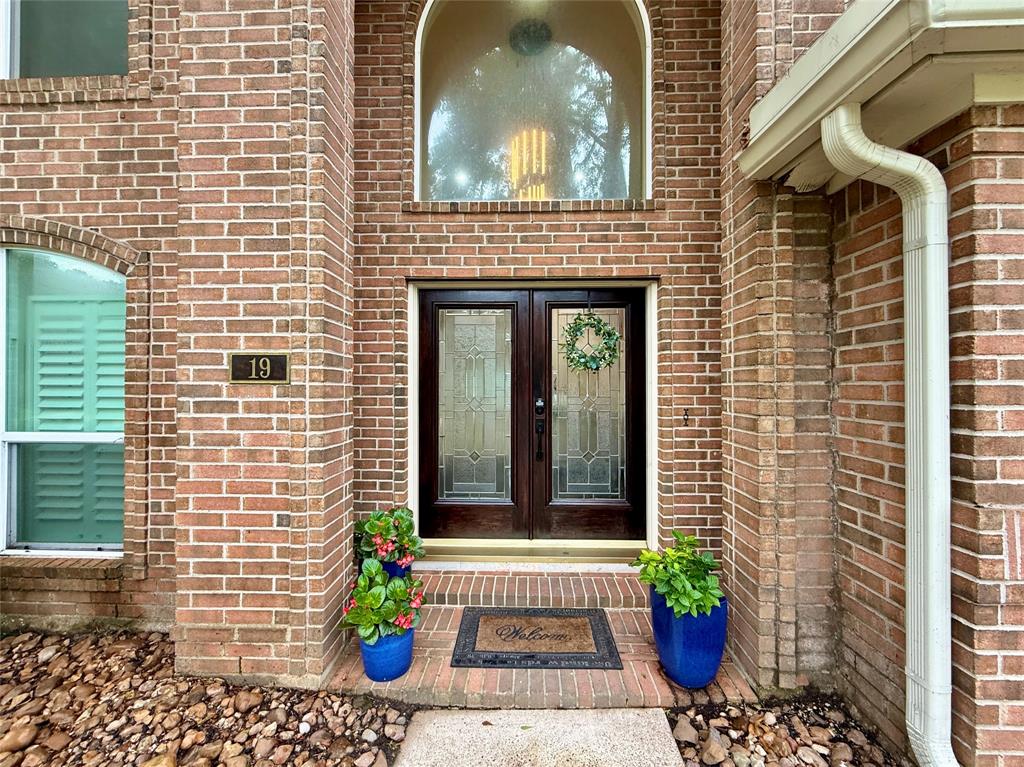 19 Pebble Hollow Court