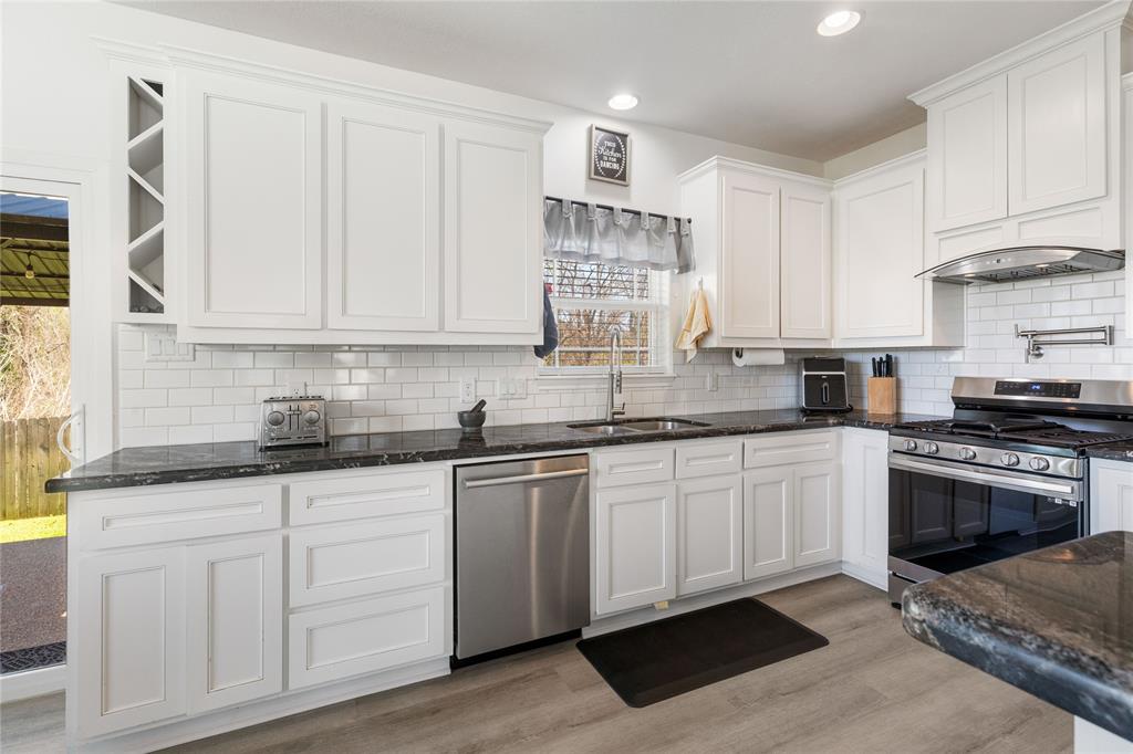 2307 Carisbrooke Loop, College Station, Texas image 4