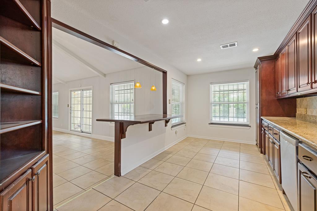 6003 Green Falls Drive, Houston, Texas image 6