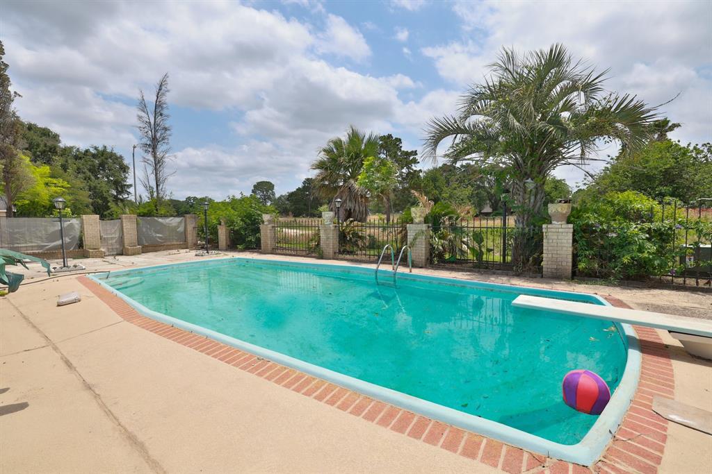 6003 Green Falls Drive, Houston, Texas image 1
