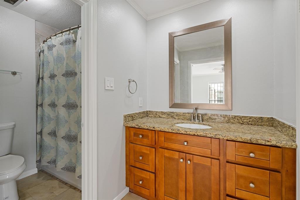 6003 Green Falls Drive, Houston, Texas image 12