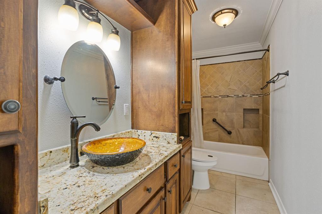 6003 Green Falls Drive, Houston, Texas image 15