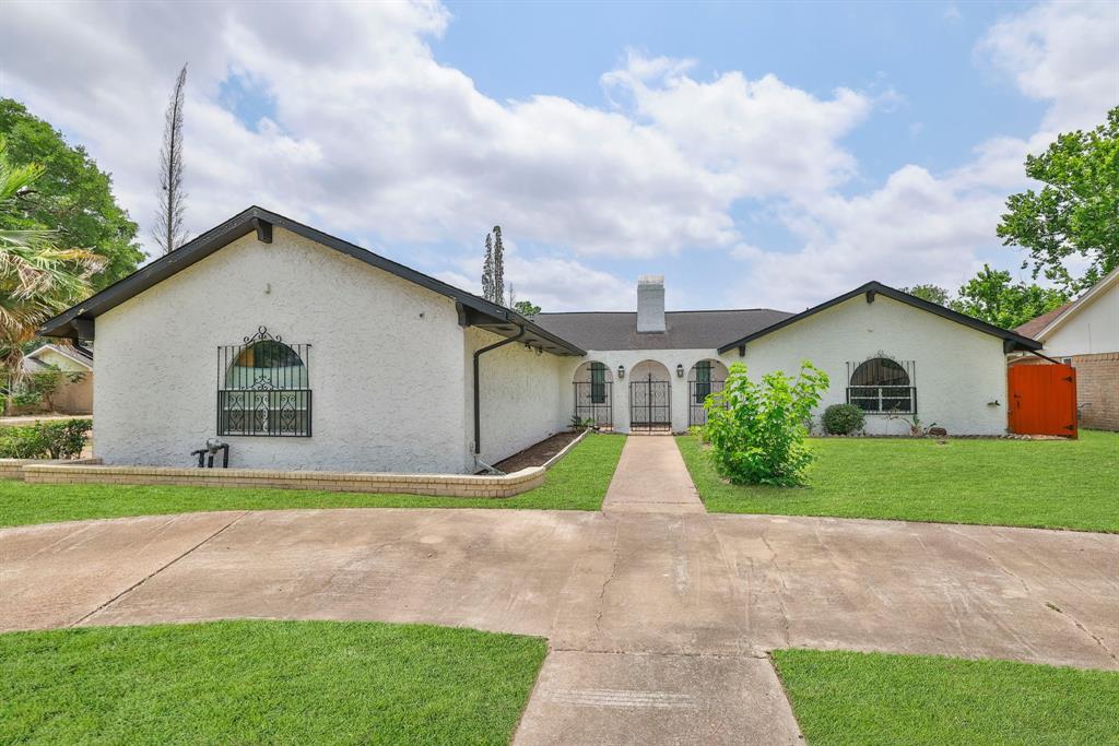 6003 Green Falls Drive, Houston, Texas image 3
