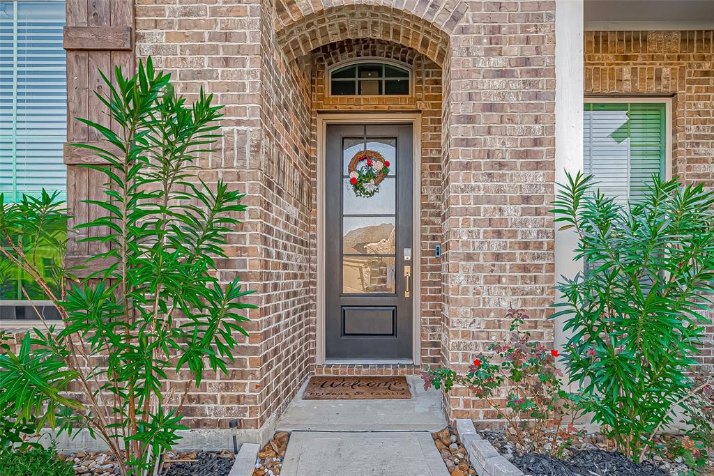 18951 Lazzaro Springs Drive, New Caney, Texas image 2