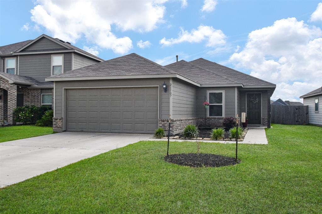 21107 Secret Garden Lane, Tomball, Texas image 4