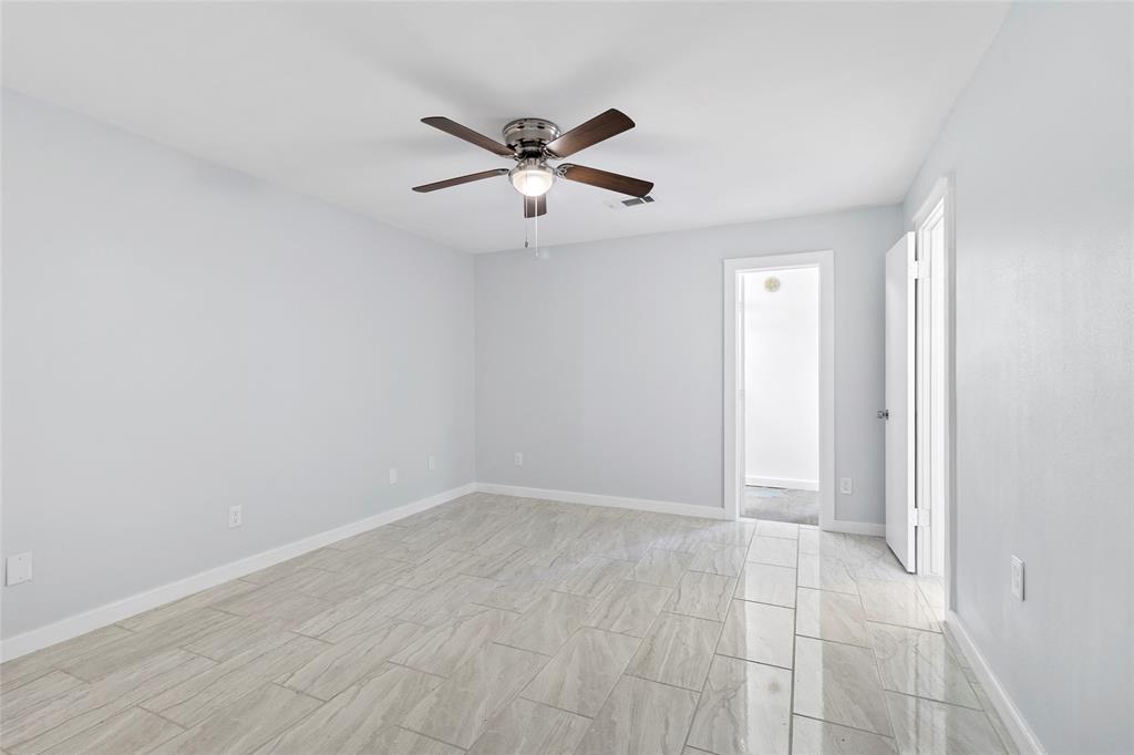 233 Royal Oaks Street, Huntsville, Texas image 13