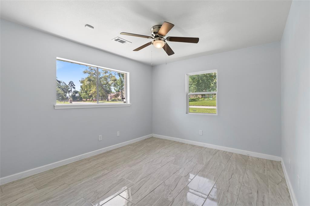 233 Royal Oaks Street, Huntsville, Texas image 19