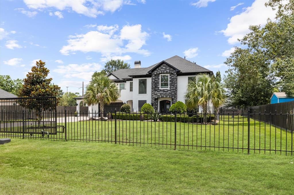 20994 Briar Cove Circle