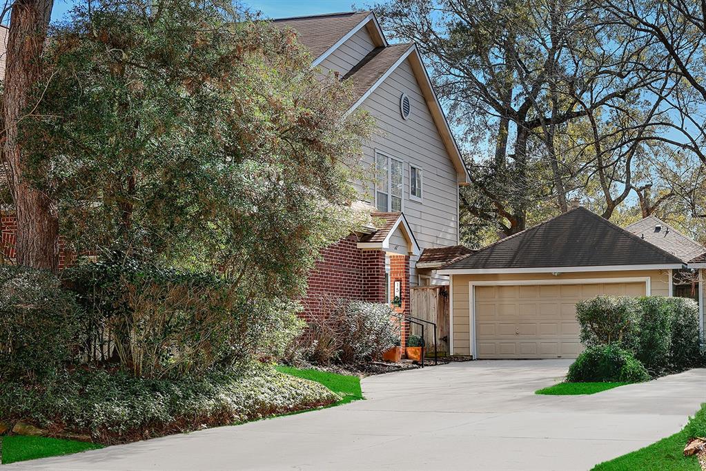 15 S Avonlea Circle, The Woodlands, Texas image 2