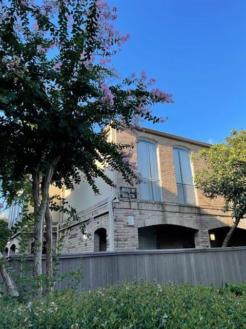 Condo For Rent - 4655 Wild Indigo Street #260<br/> Houston, TX 77027