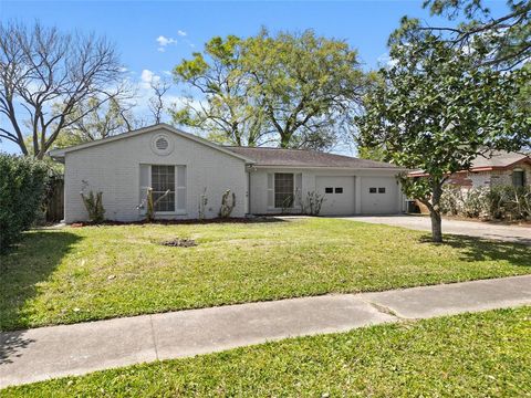16718 David Glen Drive, Friendswood, TX 77546 - MLS#: 54708013