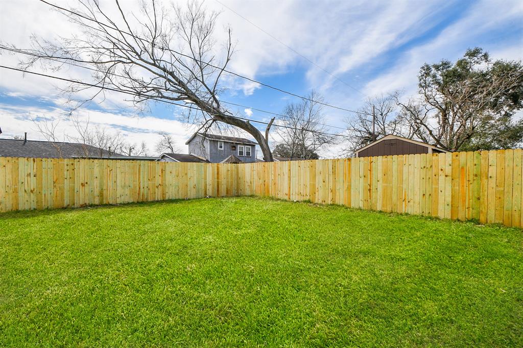 5814 Belneath Street, Houston, Texas image 27