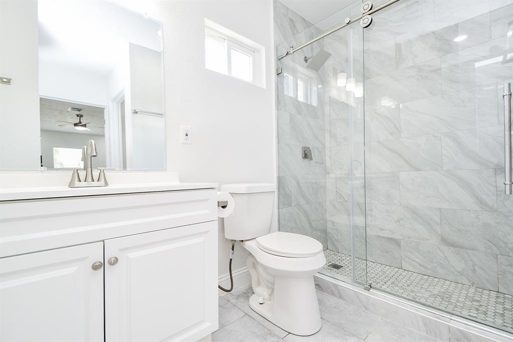 5814 Belneath Street, Houston, Texas image 18