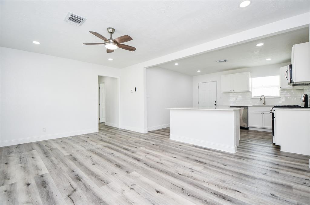 5814 Belneath Street, Houston, Texas image 9