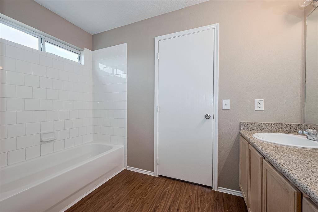 14906 Sugarhollow Drive, Sugar Land, Texas image 41