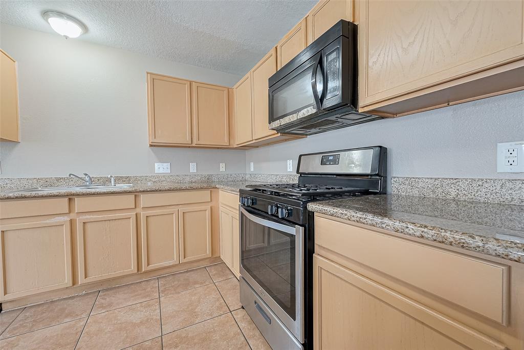 14906 Sugarhollow Drive, Sugar Land, Texas image 16