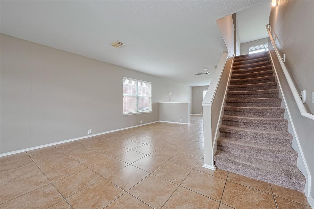 14906 Sugarhollow Drive, Sugar Land, Texas image 3