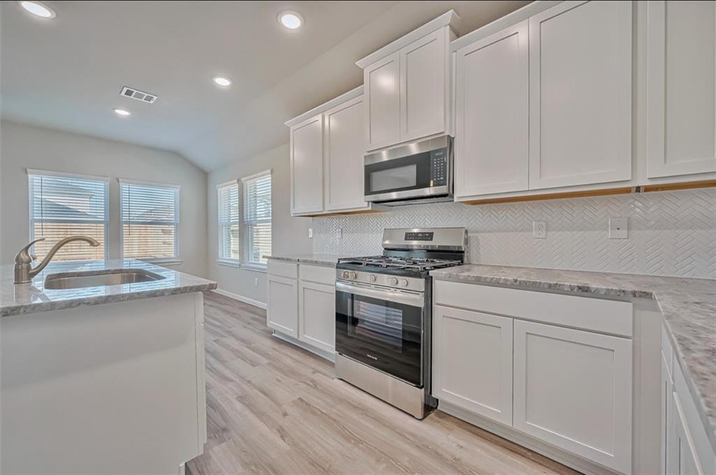 27318 Clear Breeze Drive, Katy, Texas image 7