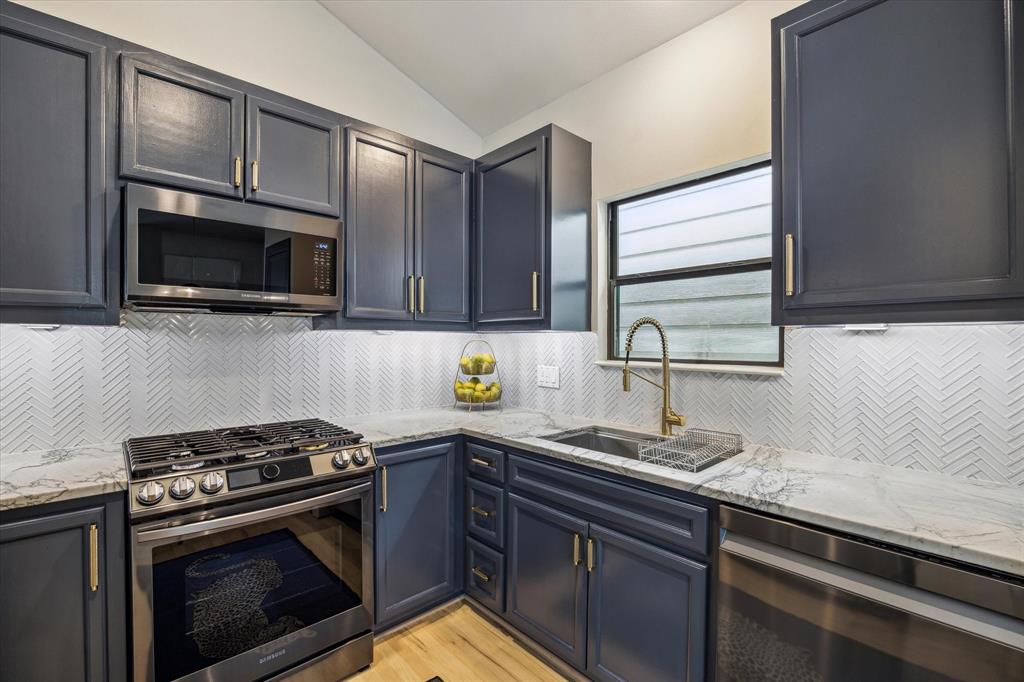 650 Westcross Street #49, Houston, Texas image 14