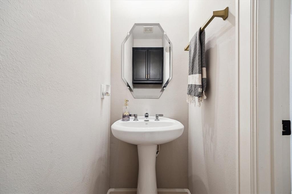 650 Westcross Street #49, Houston, Texas image 15