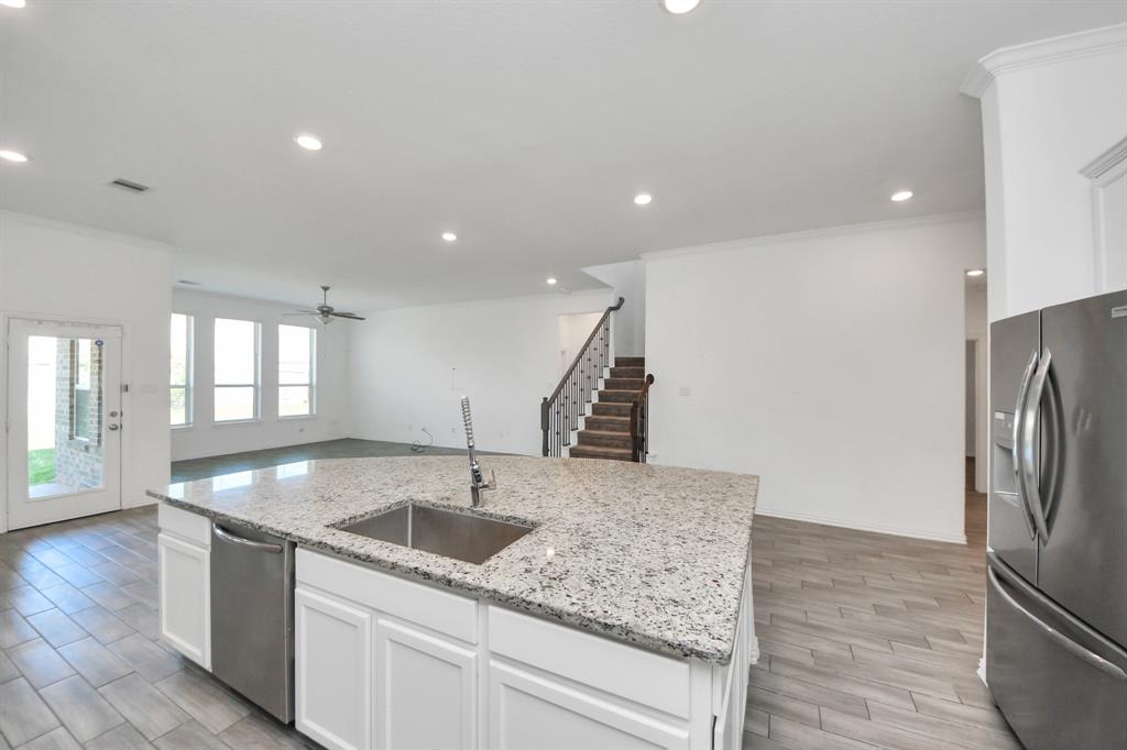4822 Albany Ridge Lane, Pearland, Texas image 8