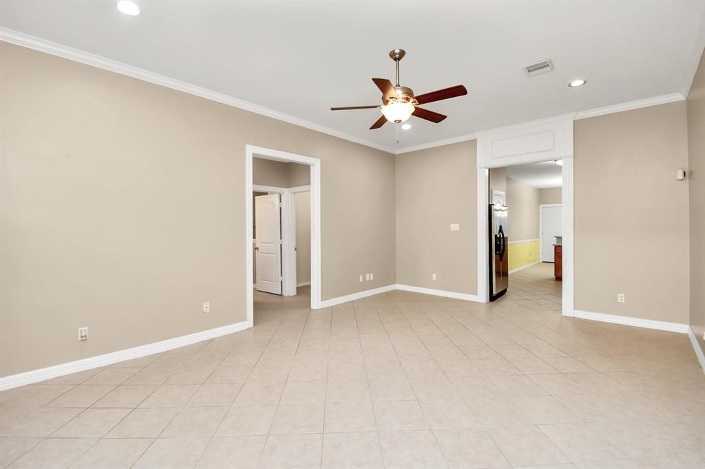 1811 Leisure Court, Pasadena, Texas image 4