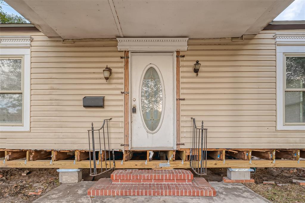 1210 17th Street, Orange, Texas image 2
