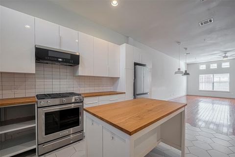 MLS: 8182859