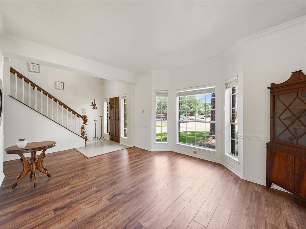 16555 Dawncrest Way, Sugar Land, Texas image 2